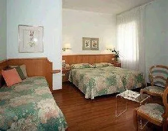 Regencia Colon Otel Barselona