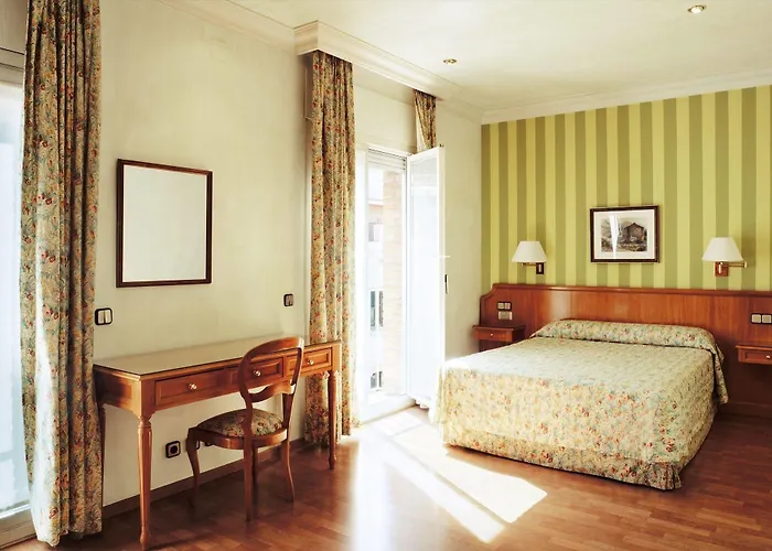 Hotel Regencia Colon