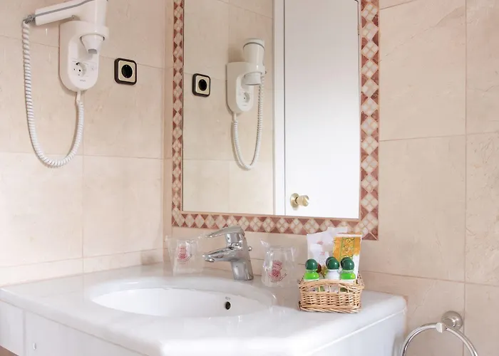 Hotel Regencia Colon