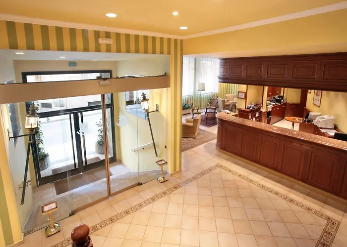 Hotel Regencia Colon