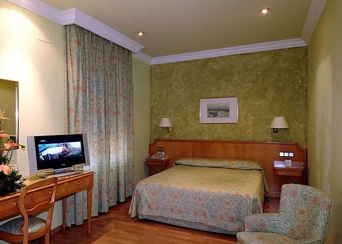 Regencia Colon Hotell 3*