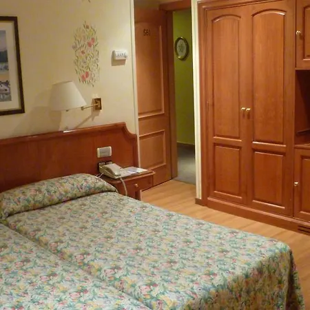 Hotell Regencia Colon 3*